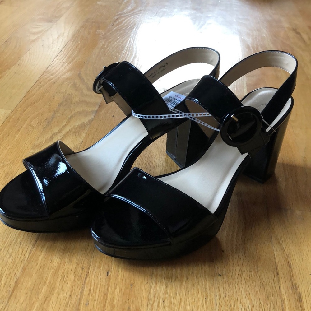 *Brand New* CL by Laundry “Gwenn” Dress Wedge
